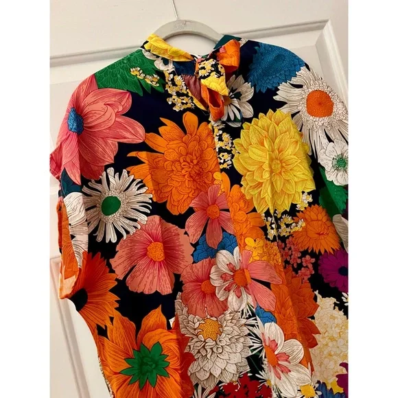 LAST 1! Bright Summer Floral Oversized Tie Back Neck Top! - Picture 6 of 6